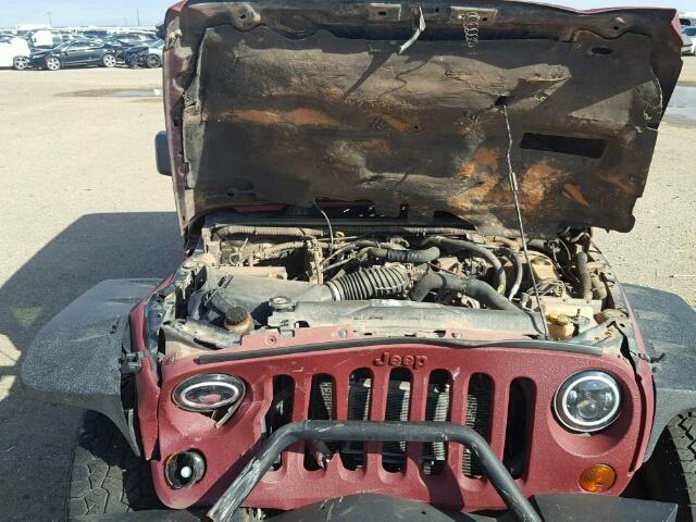 1J4BA6H15BL547458 - 2011 JEEP WRANGLER U MAROON photo 7