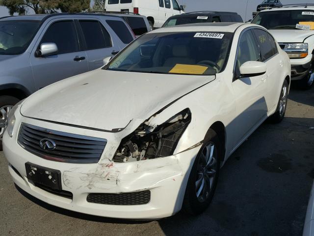 JNKCV61E99M300572 - 2009 INFINITI G37 BASE WHITE photo 2