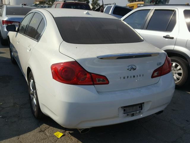 JNKCV61E99M300572 - 2009 INFINITI G37 BASE WHITE photo 3