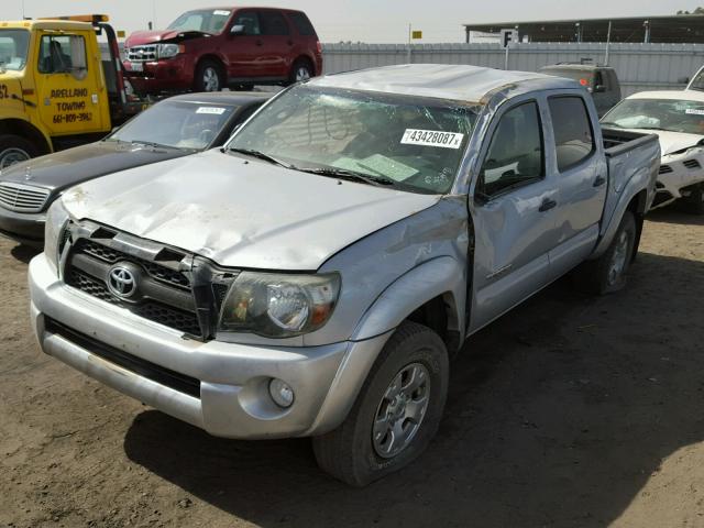 3TMJU4GN3BM121073 - 2011 TOYOTA TACOMA SILVER photo 2