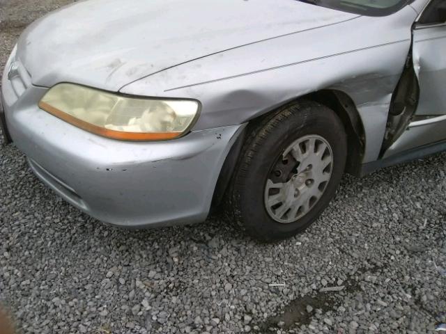 1HGCF86651A104910 - 2001 HONDA ACCORD VAL SILVER photo 9