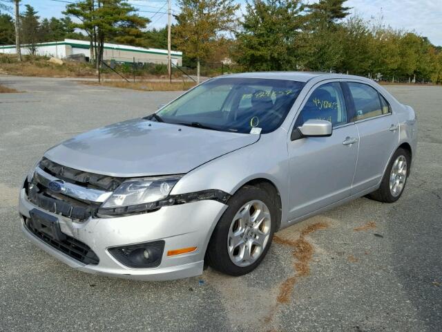 3FAHP0HA7AR140193 - 2010 FORD FUSION SE SILVER photo 2