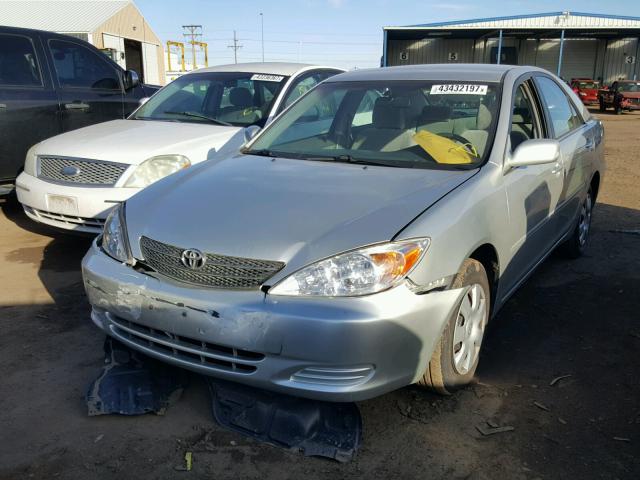 4T1BE32K04U794843 - 2004 TOYOTA CAMRY SILVER photo 2