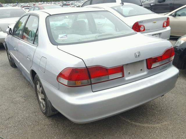 1HGCG56752A101138 - 2002 HONDA ACCORD SILVER photo 3