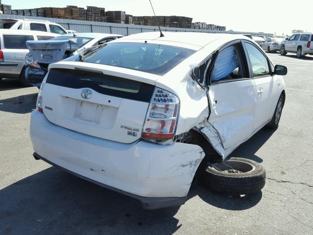 JTDKB20UX87727408 - 2008 TOYOTA PRIUS WHITE photo 4