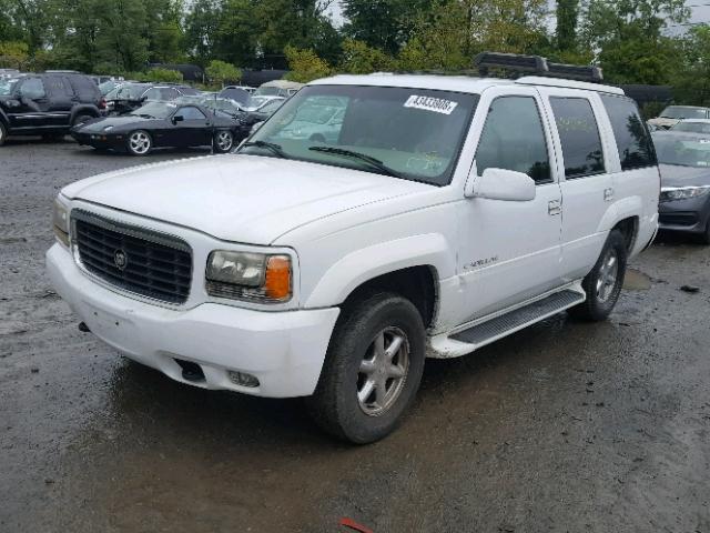 1GYEK13R9YR159553 - 2000 CADILLAC ESCALADE WHITE photo 2