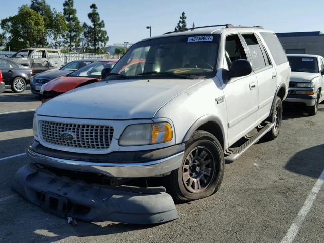 1FMRU1569YLB49432 - 2000 FORD EXPEDITION WHITE photo 2