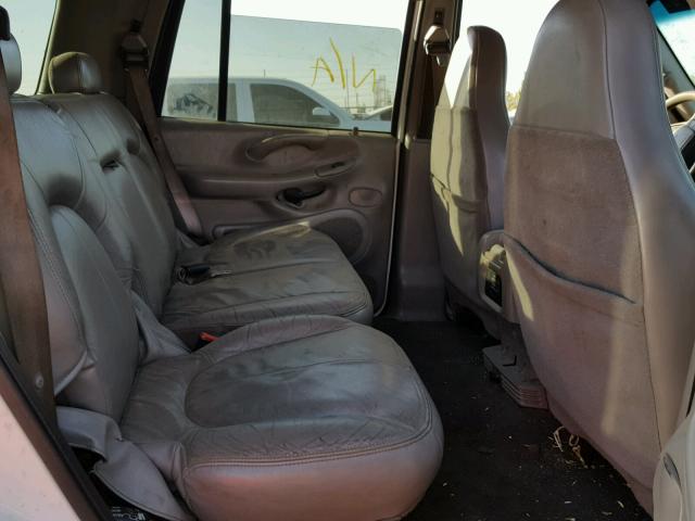 1FMRU1569YLB49432 - 2000 FORD EXPEDITION WHITE photo 6