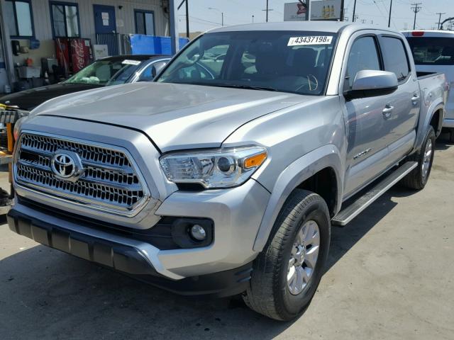 5TFAZ5CN3HX032314 - 2017 TOYOTA TACOMA DOU SILVER photo 2