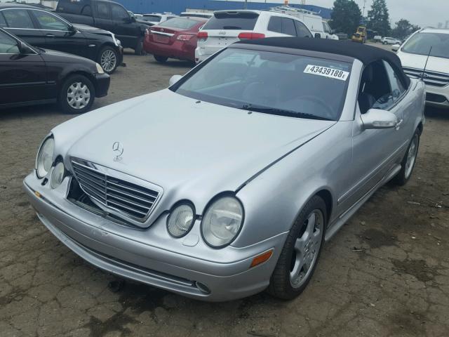 WDBLK74G72T105643 - 2002 MERCEDES-BENZ CLK 55 AMG SILVER photo 2