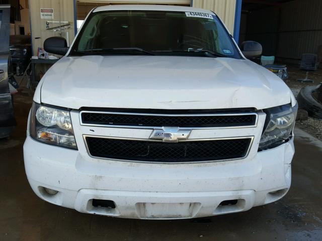 1GNLC2E02ER181024 - 2014 CHEVROLET TAHOE WHITE photo 9