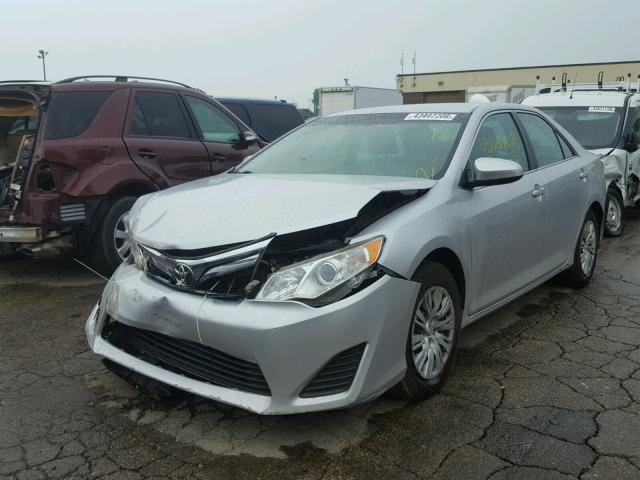 4T4BF1FK6CR267955 - 2012 TOYOTA CAMRY BASE SILVER photo 2