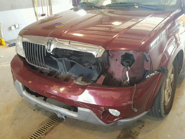 5LMFU28R24LJ08694 - 2004 LINCOLN NAVIGATOR Czerwony zdjęcie 9