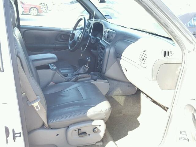 1GNDS13S432201107 - 2003 CHEVROLET TRAILBLAZE WHITE photo 5