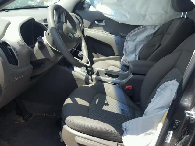 KNDPB3AC1E7565410 - 2014 KIA SPORTAGE B SILVER photo 5