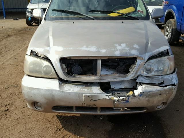 KNDUP132656680877 - 2005 KIA SEDONA EX GOLD photo 7