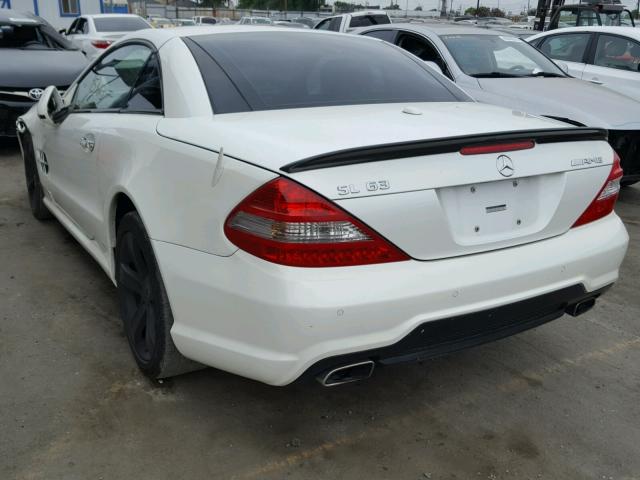 WDBSK71F19F150223 - 2009 MERCEDES-BENZ SL 550 WHITE photo 3