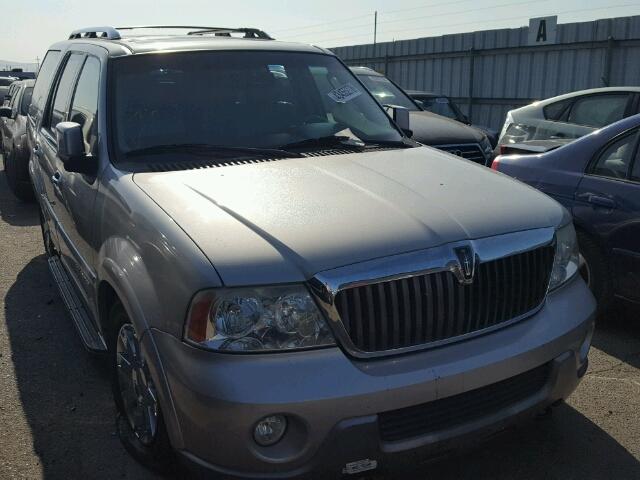 5LMFU28RX4LJ36971 - 2004 LINCOLN NAVIGATOR Silber Foto 1