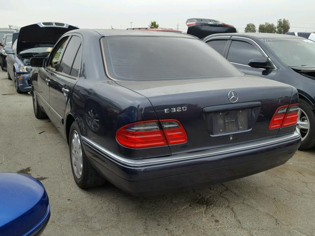 WDBJF65F7WA618159 - 1998 MERCEDES-BENZ E 320 BLUE photo 3