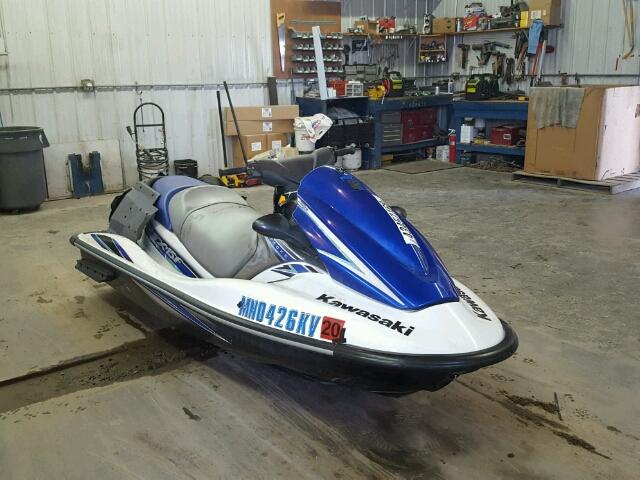 USKAW11082B212 - 2012 KAWASAKI JET SKI TWO TONE photo 1