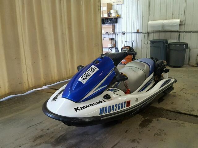 USKAW11082B212 - 2012 KAWASAKI JET SKI TWO TONE photo 2