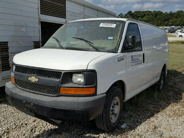 1GCWGAFF0G1200856 - 2016 CHEVROLET EXPRESS G2 WHITE photo 2