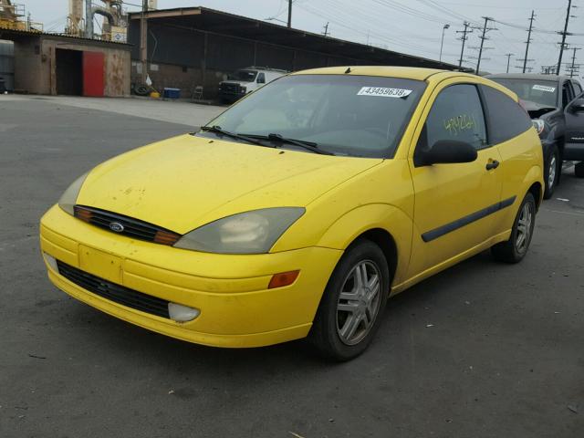 3FAFP31Z04R120476 - 2004 FORD FOCUS ZX3 YELLOW photo 2