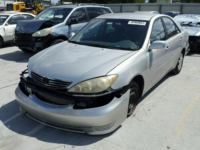 4T1BE32K86U140868 - 2006 TOYOTA CAMRY LE SILVER photo 2