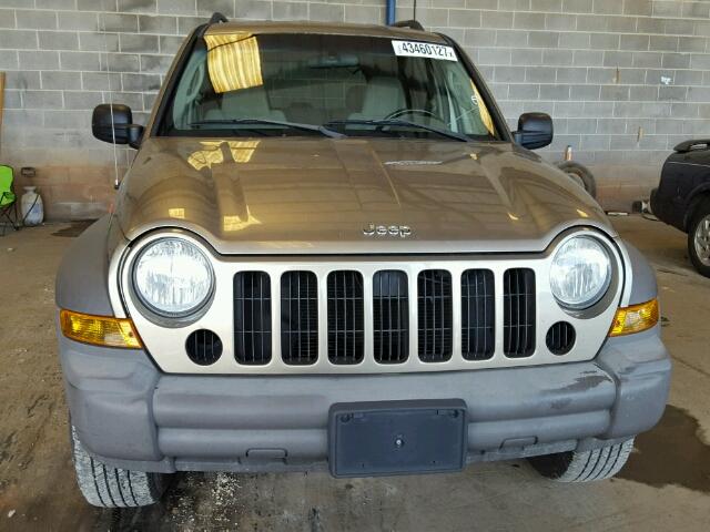 1J4GL48K66W192348 - 2006 JEEP LIBERTY SP GOLD photo 9