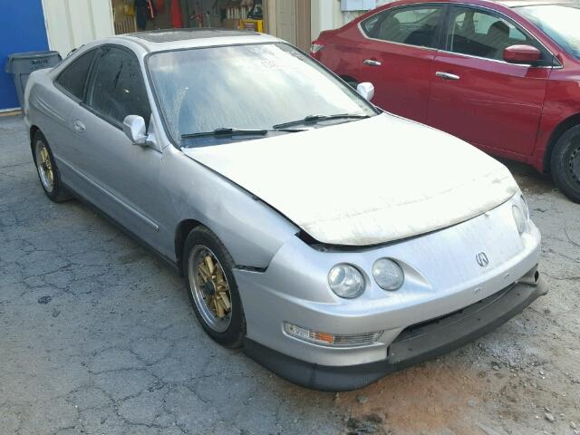 JH4DC4453YS015421 - 2000 ACURA INTEGRA SILVER photo 1