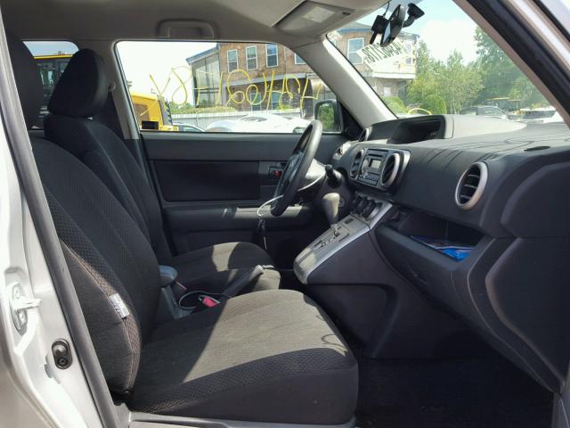 JTLZE4FE2A1107439 - 2010 TOYOTA SCION XB Plata foto 5