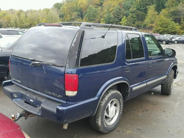 1GNDT13W11K247393 - 2001 CHEVROLET BLAZER BLUE photo 4