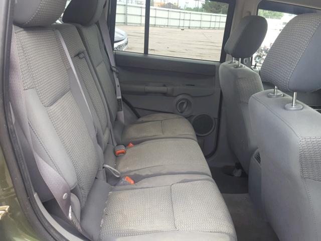 1J8HG48N36C346484 - 2006 JEEP COMMANDER GREEN photo 6