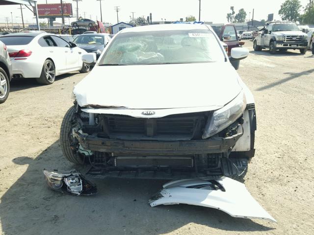 KNAGM4AD2G5099507 - 2016 KIA OPTIMA HYB WHITE photo 9