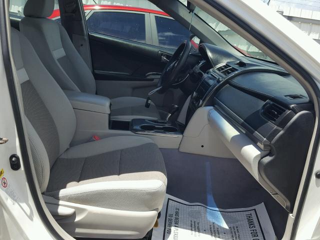 4T1BD1FK1CU005213 - 2012 TOYOTA CAMRY HYBR 白色 照片 5