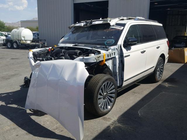 5LMJJ2LT3JEL14497 - 2018 LINCOLN NAVIGATOR Weiß Foto 2