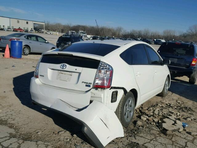 JTDKB20U187792308 - 2008 TOYOTA PRIUS WHITE photo 4