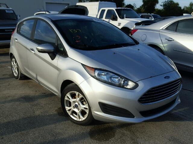 3FADP4EJ8FM208239 - 2015 FORD FIESTA SE GRAY photo 1