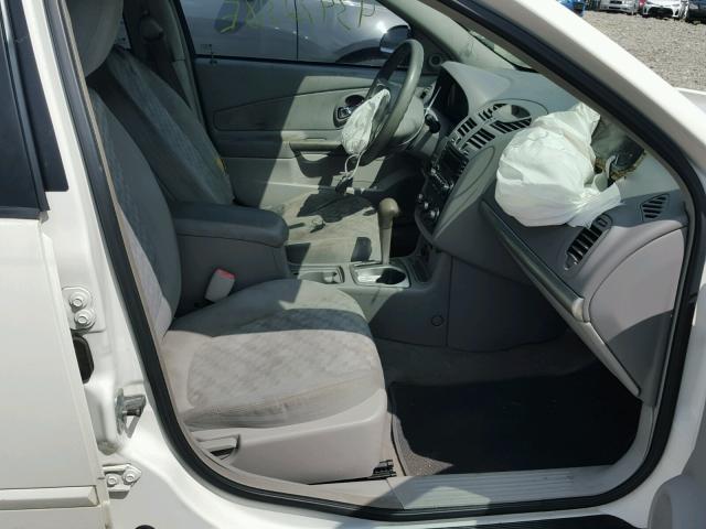 1G1ZT62884F220468 - 2004 CHEVROLET MALIBU MAX თეთრი ფოტო 5