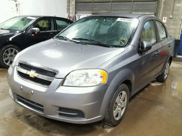 KL1TD56E99B309590 - 2009 CHEVROLET AVEO LS GRAY photo 2