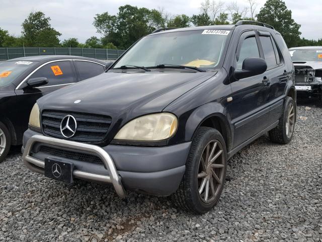 4JGAB54E7XA079989 - 1999 MERCEDES-BENZ ML 320 BLACK photo 2