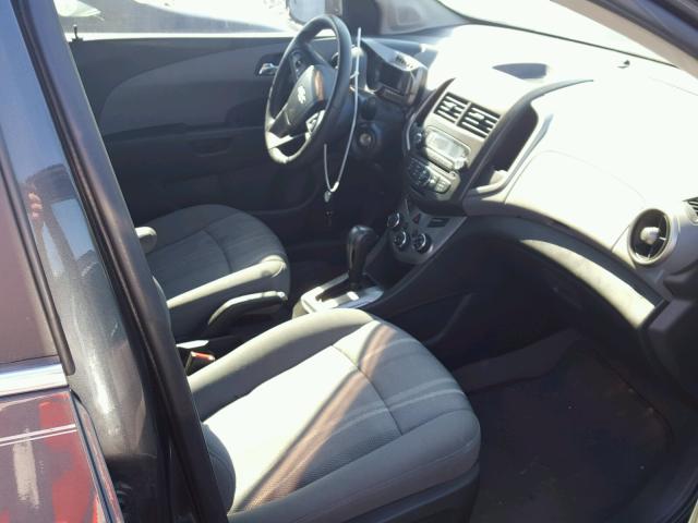 1G1JC5SH5E4149136 - 2014 CHEVROLET SONIC LT Grafit foto 5