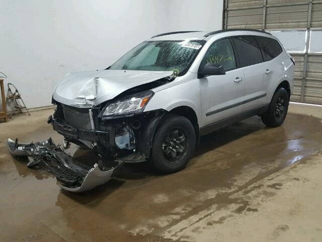 1GNKRFKD0FJ369937 - 2015 CHEVROLET TRAVERSE L SILVER photo 2