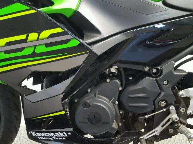 JKAEXKG12JDA13206 - 2018 KAWASAKI EX400 GREEN photo 6