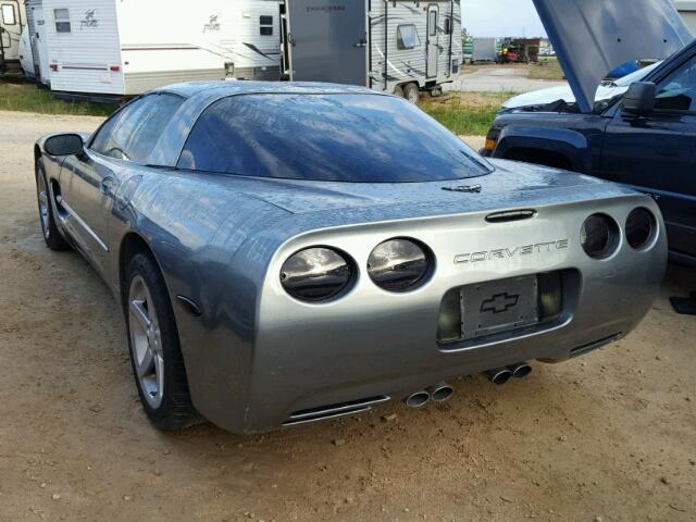 1G1YY22G745116542 - 2004 CHEVROLET CORVETTE GRAY photo 3