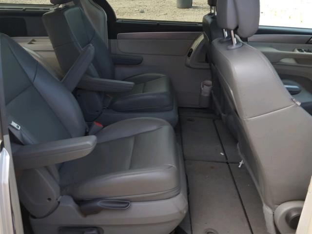 2V4RW3DG6BR691144 - 2011 VOLKSWAGEN ROUTAN SE SILVER photo 6