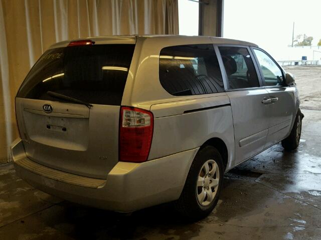 KNDMB233066024379 - 2006 KIA SEDONA SILVER photo 4