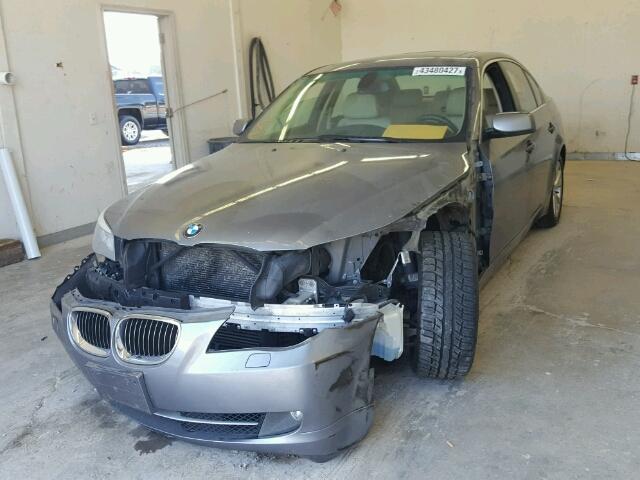 WBANV93589C133651 - 2009 BMW 535 GRAY photo 2