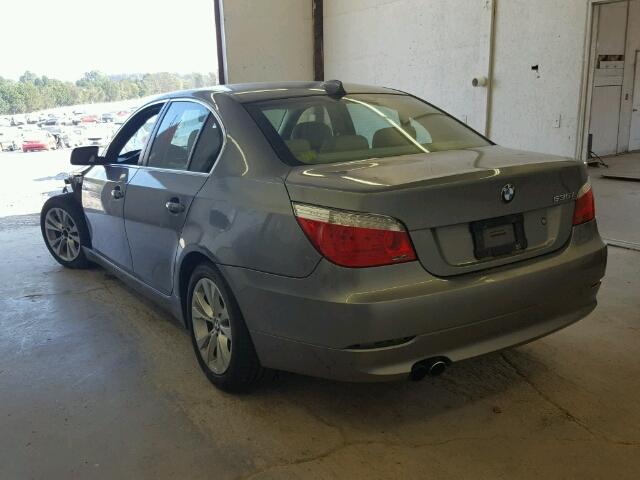 WBANV93589C133651 - 2009 BMW 535 GRAY photo 3