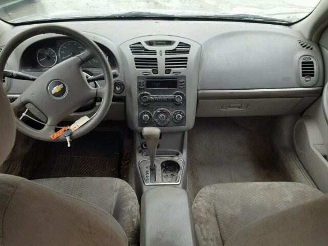 1G1ZS58F28F139572 - 2008 CHEVROLET MALIBU LS ვერცხლისფერი ფოტო 9